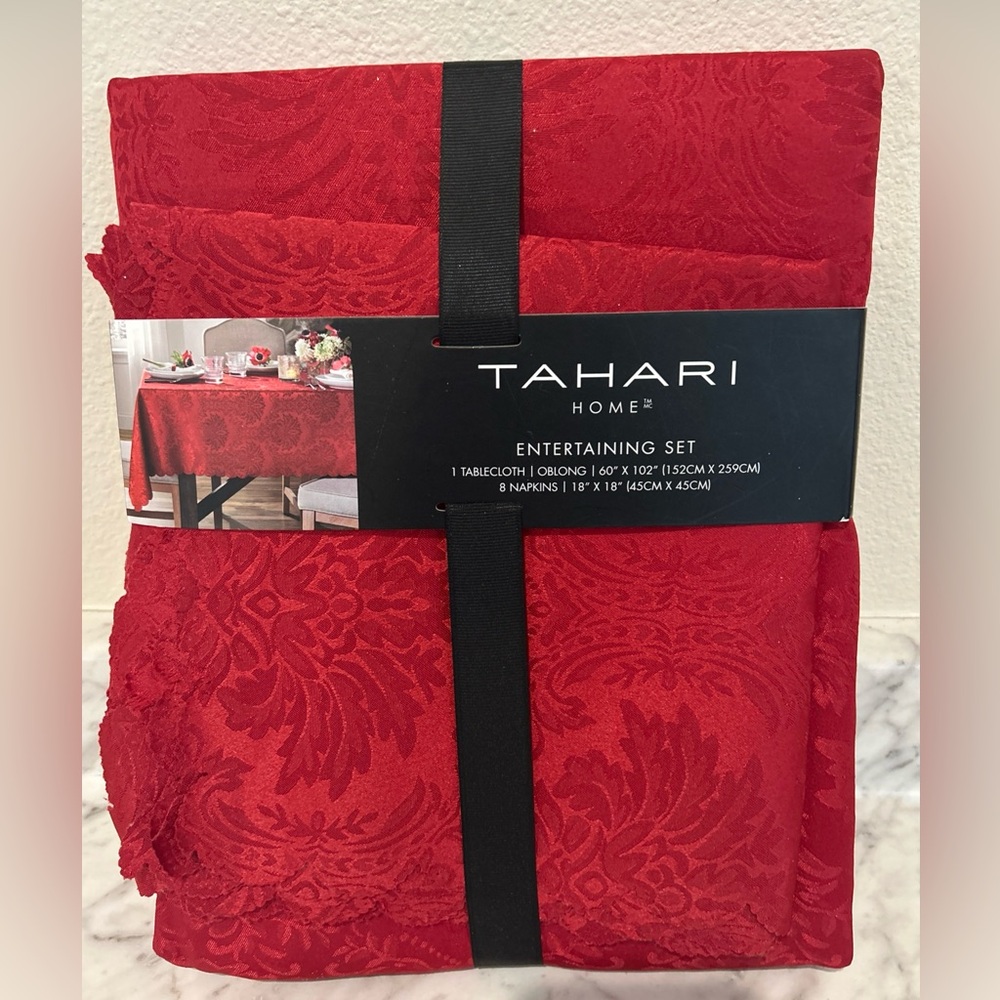 TAHARI 60" x 102” Red Tablecloth and 8 Napkins Scallop Edge entertaining set